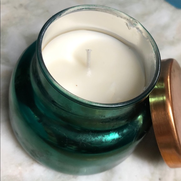 ANTHROPOLOGIE SMALL CANDLE - Picture 2 of 3
